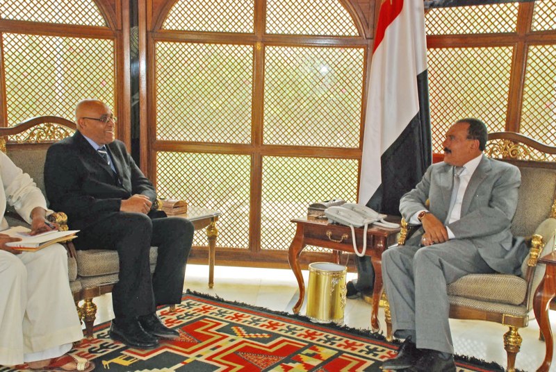 فخامة الرئيس يتسلم رسالة من رئيس جمهورية القمر المتحدة