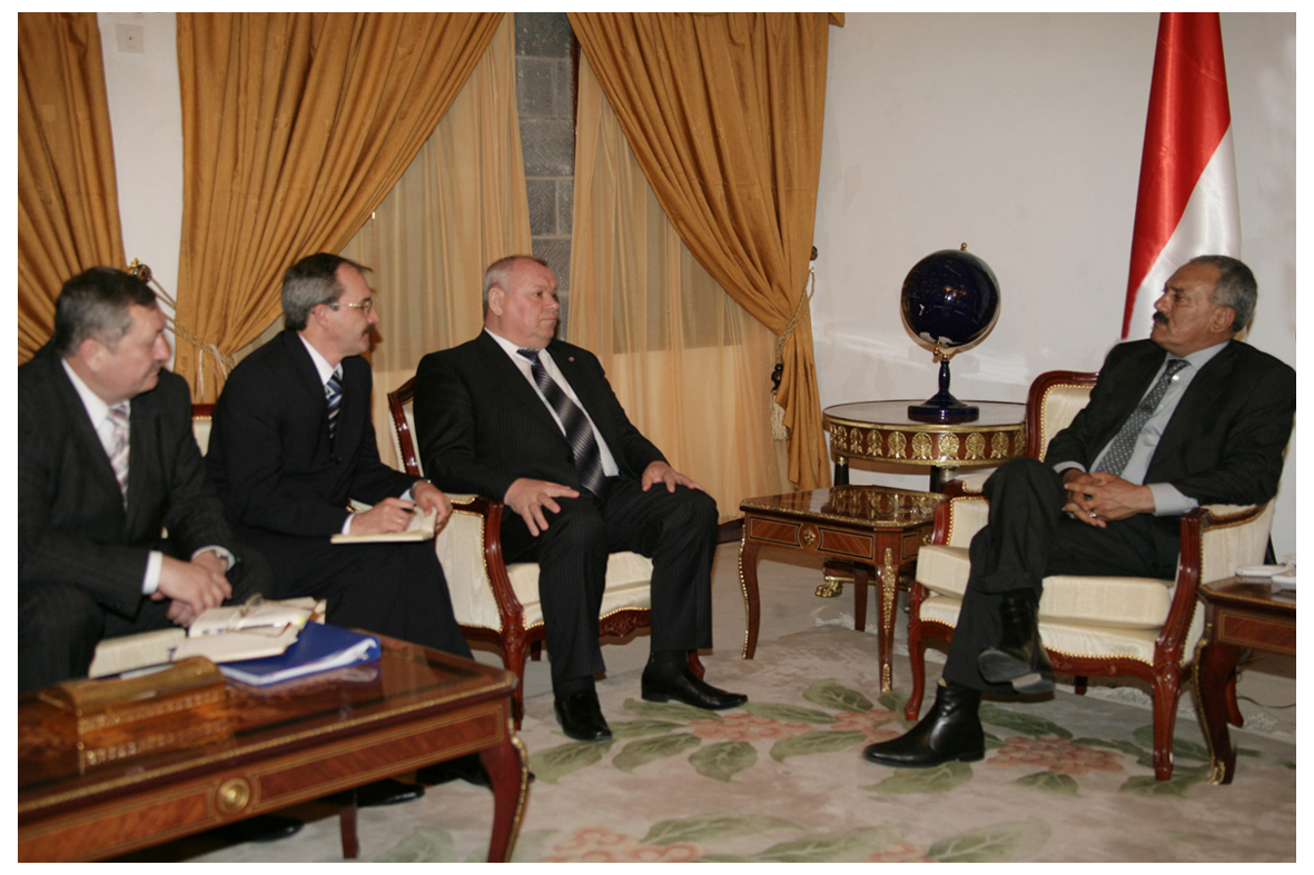 فخامة الرئيس يستقبل نائب رئيس شركة روس ابرون الروسية