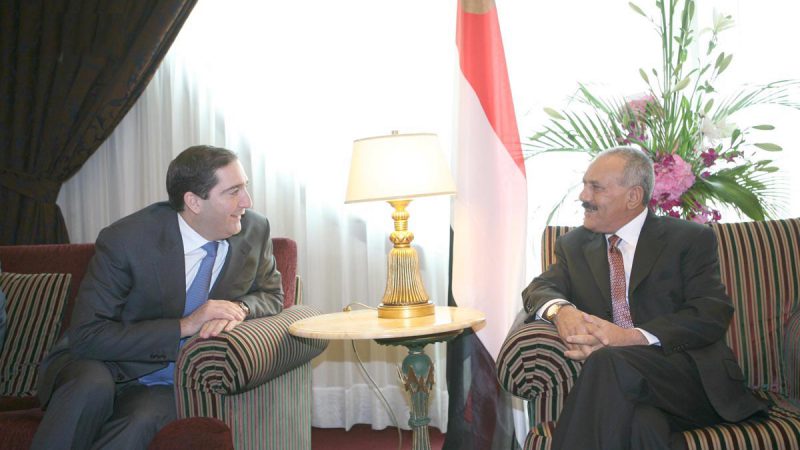 عمان: يلتقي رئيس مجلس الوزراء الأردني سمير الرفاعي، 10-05-2010