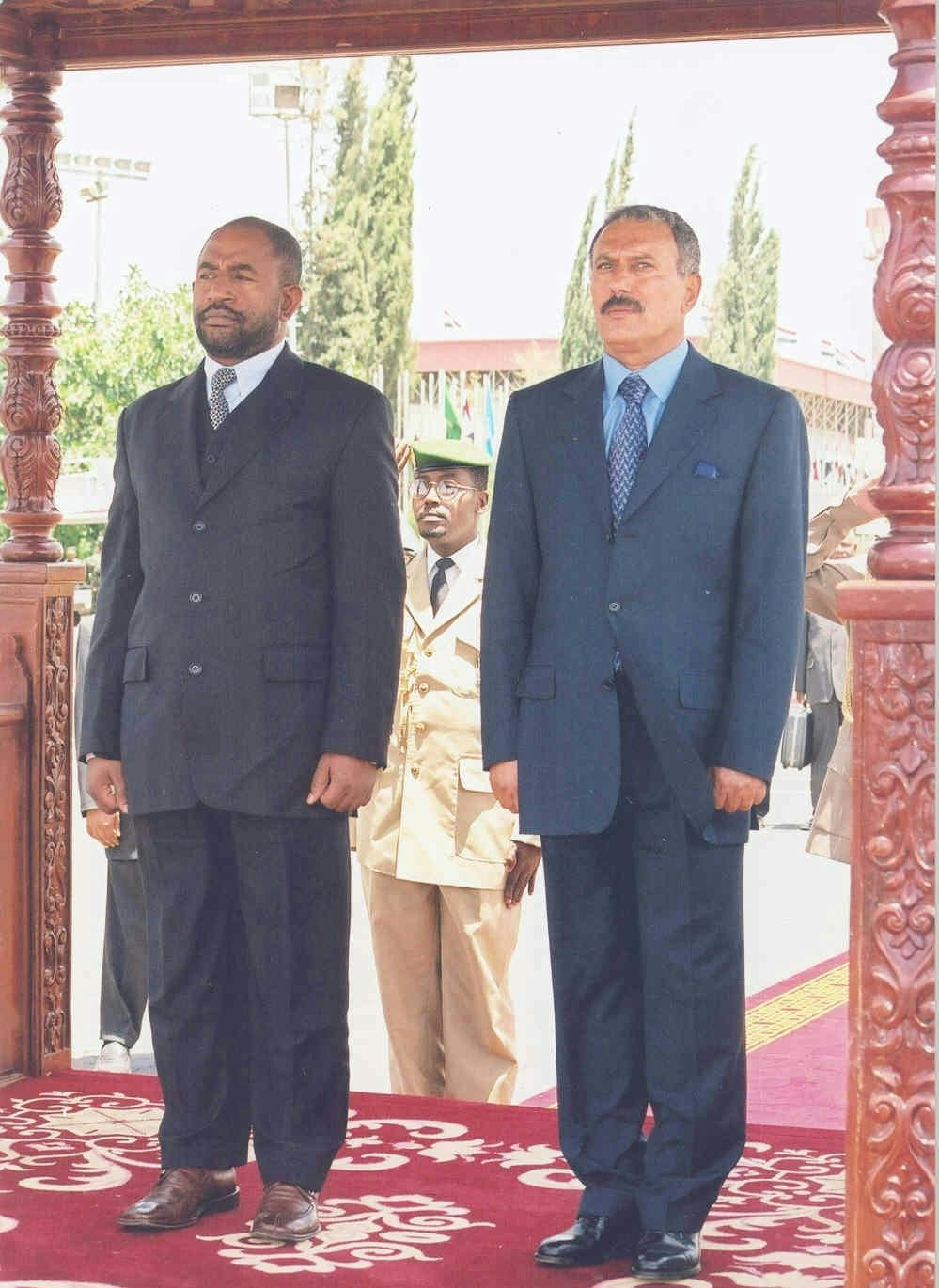 زيارة عثمان غزالي رئيس جمهورية جزر القمر الاسلامية 21-05-2000م