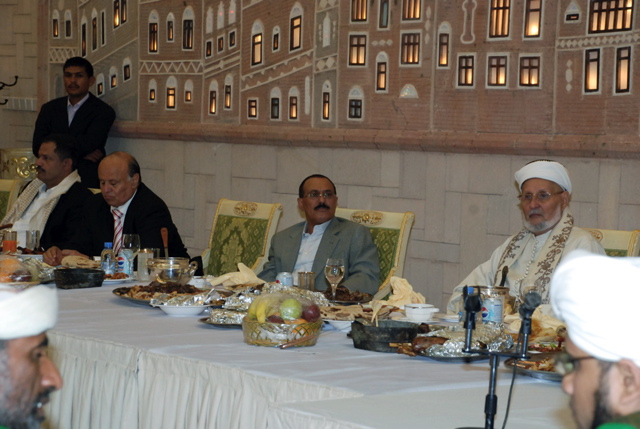 فخامة الرئيس يلتقي أصحاب الفضيلة العلماء